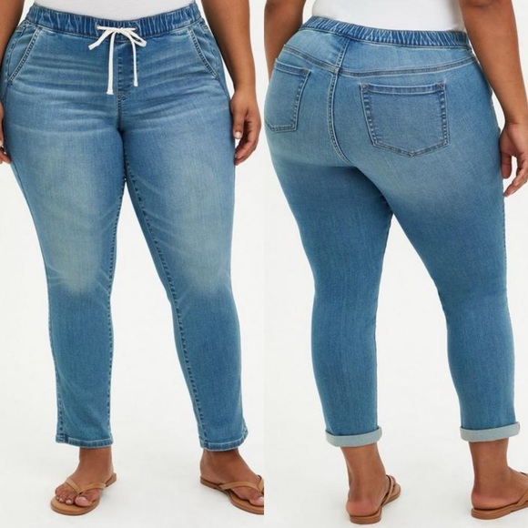 torrid Denim - Torrid | Pull-On Boyfriend Straight Super Soft Mid-Rise Jean